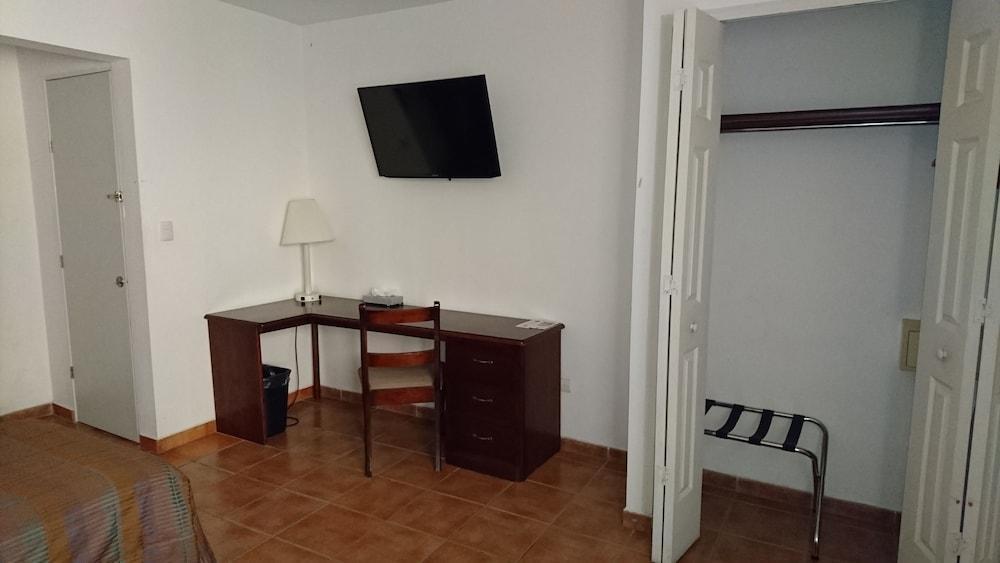 Best Western Салтильо Екстериор снимка