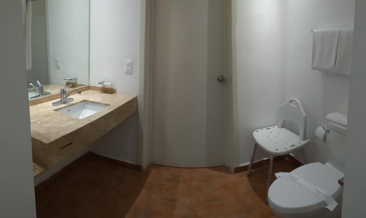 Best Western Салтильо Екстериор снимка