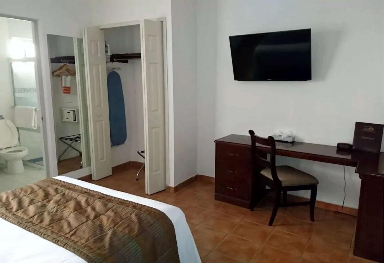 Best Western Салтильо Екстериор снимка