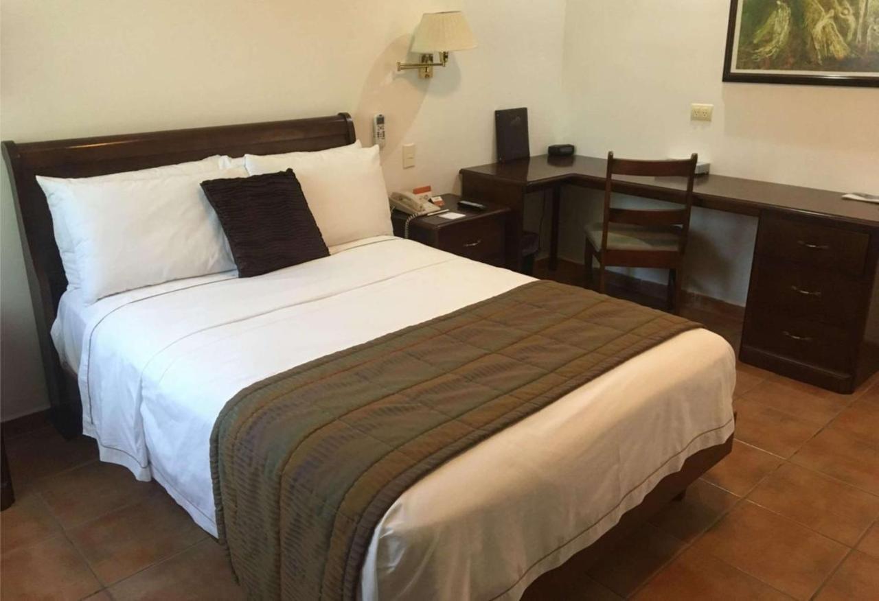 Best Western Салтильо Екстериор снимка